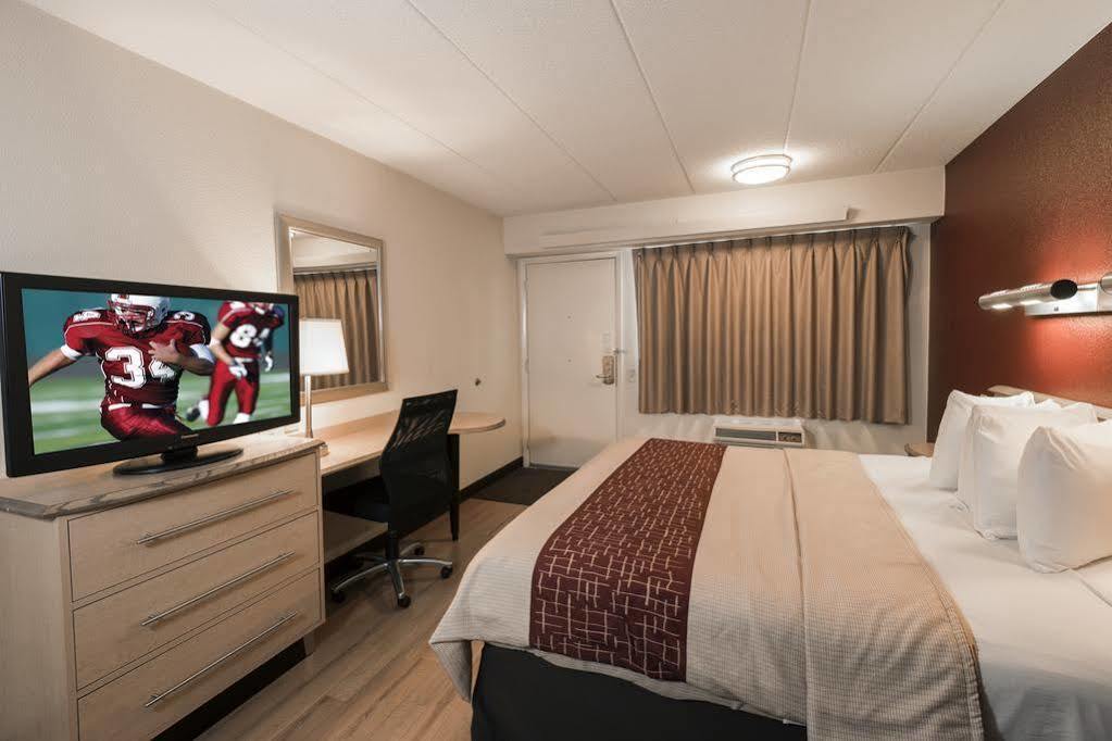 Red Roof Inn Canton Eksteriør billede
